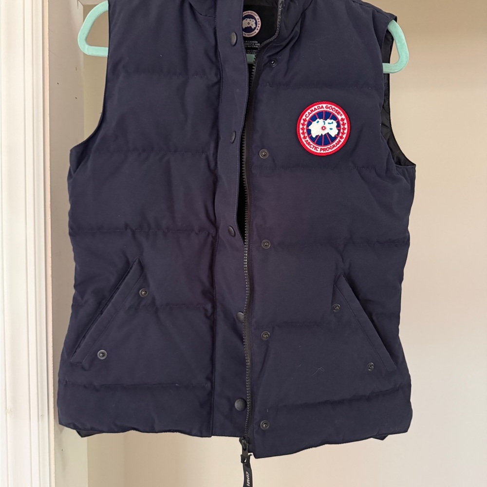 Authentic Canada Goose Navy Puffer Vest